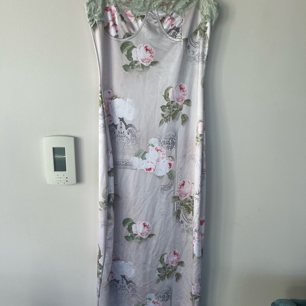 Floral Lace Trim dress